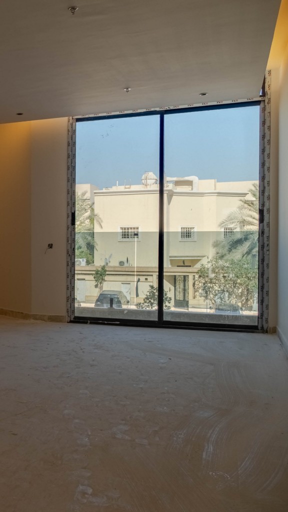 مشاريع سكنية شمال الرياض: دليل عملي وتجربة قمرا على الأرض 14 وحدة سكنية بنوافذ واسعة ضمن مشاريع سكنية شمال الرياض